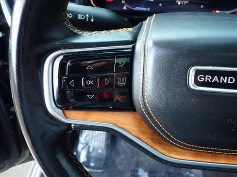 Used 2022 Jeep Grand Wagoneer Series III AWD/4WD image 17