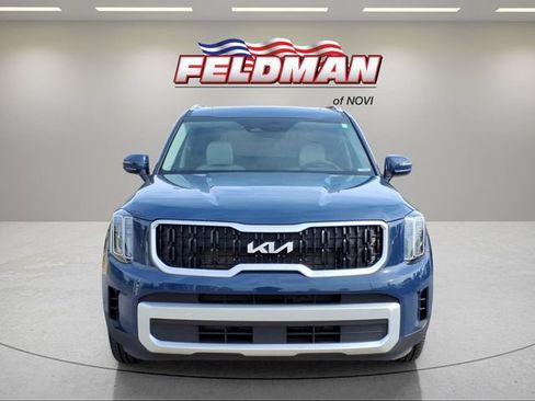 Used 2024 Kia Telluride EX w/ EX Captain's Chair Package FWD image 9