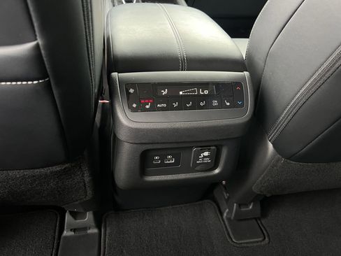 Certified 2023 Nissan Pathfinder Platinum w/ Black Appearance Package FWD image 28