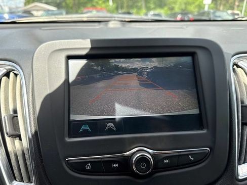 Used 2017 Chevrolet Malibu Hybrid FWD image 12