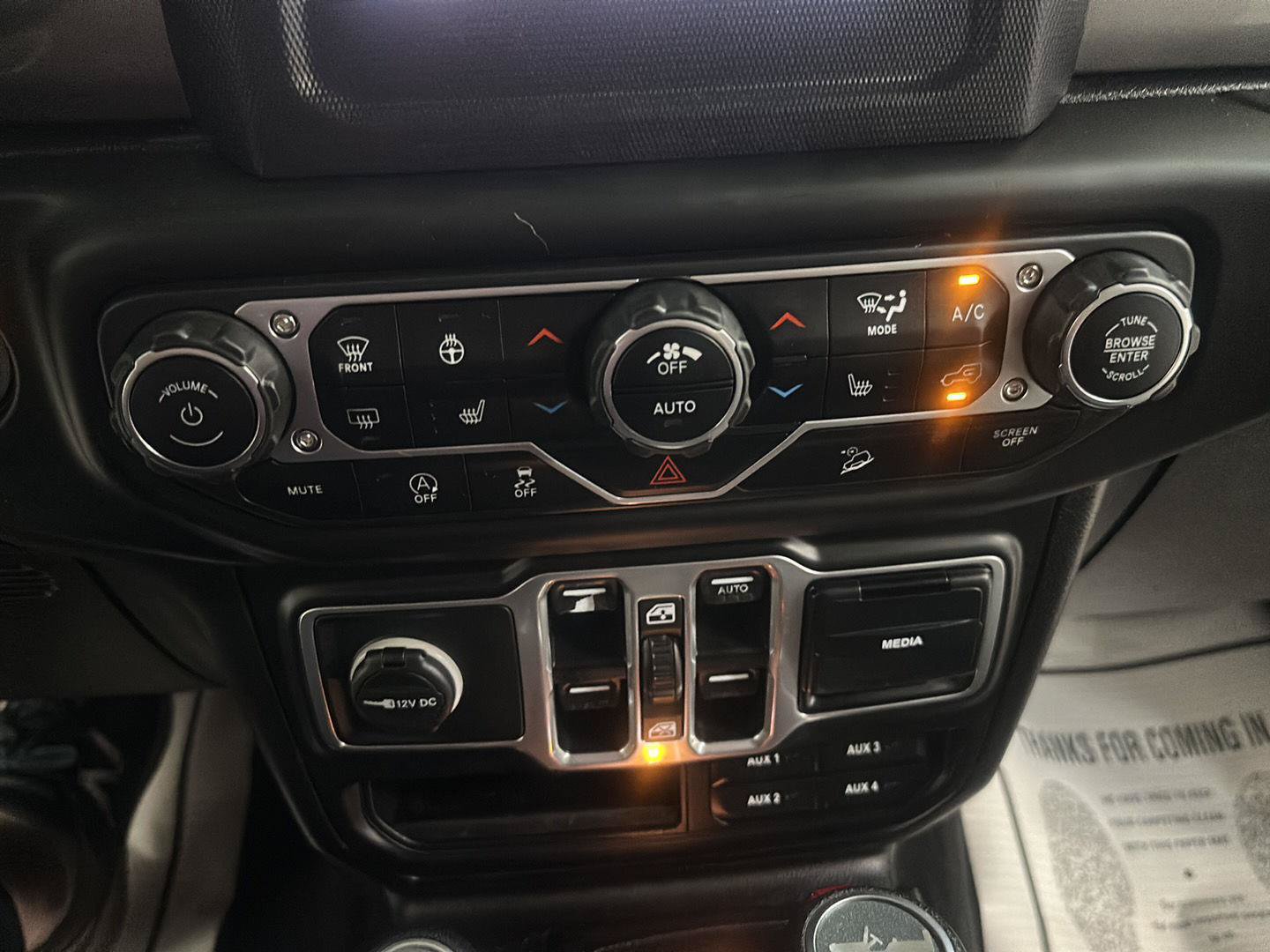 Used 2018 Jeep Wrangler Unlimited Sahara w/ Cold Weather Group AWD/4WD image 23