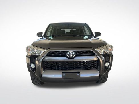Used 2018 Toyota 4Runner SR5 Premium AWD/4WD image 2