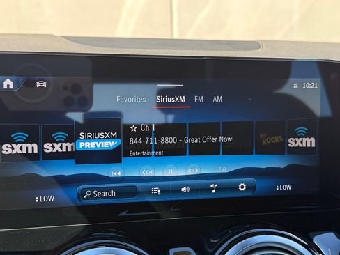 Used 2025 Mercedes-Benz GLA 35 AMG 4MATIC image 17