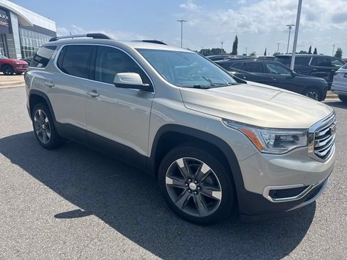 Used 2017 GMC Acadia SLT AWD/4WD image 3