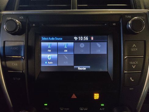 Used 2017 Toyota Camry SE image 25