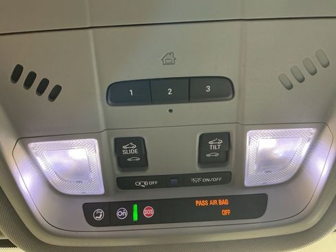 Used 2019 GMC Acadia SLT w/ Black Edition image 29