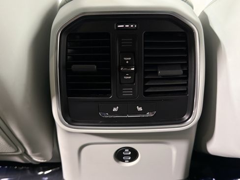 Certified 2026 Porsche Macan AWD/4WD image 20