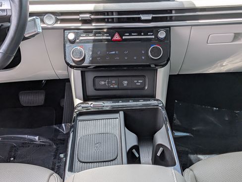 Used 2025 Hyundai Tucson Limited FWD image 19
