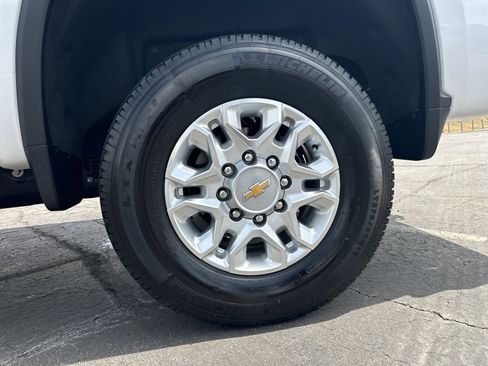 Used 2024 Chevrolet Silverado 2500 LTZ w/ LTZ Convenience Package image 20