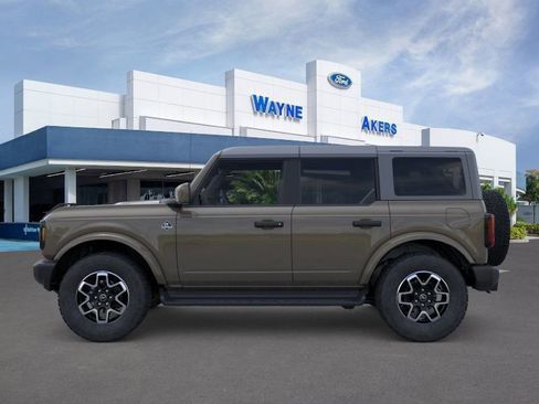 New 2026 Ford Bronco Outer Banks image 3