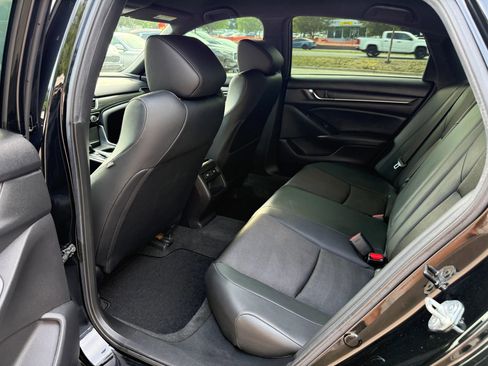 Used 2021 Honda Accord Sport image 10
