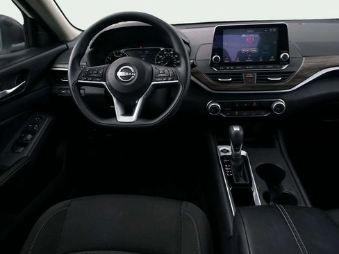 Used 2025 Nissan Altima 2.5 SV FWD image 20