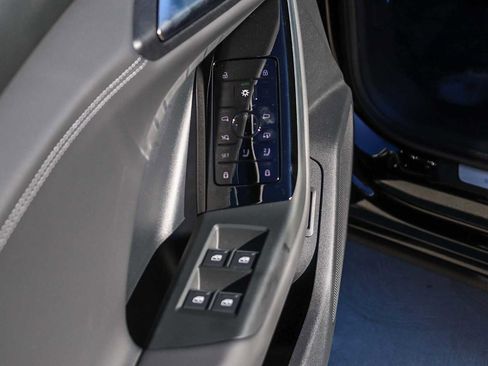 New 2025 Audi Q6 e-tron Premium image 26