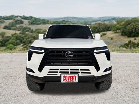 Used 2024 Lexus GX 550 w/ Accessory Package (Z1) AWD/4WD image 3
