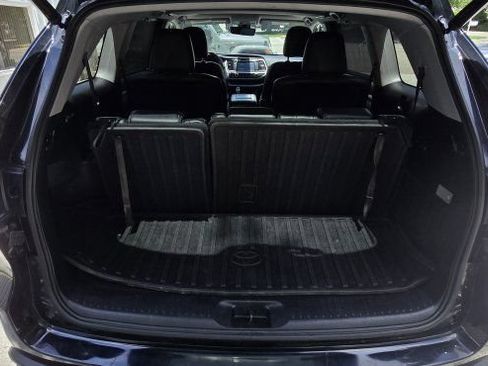 Used 2017 Toyota Highlander SE AWD/4WD image 38