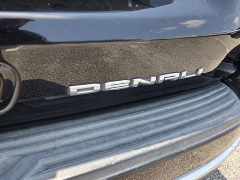 Used 2022 GMC Yukon XL Denali AWD/4WD image 12