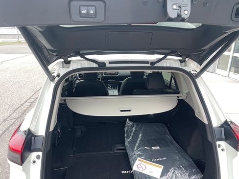 Used 2023 Nissan Rogue SL w/ SL Premium Package image 26
