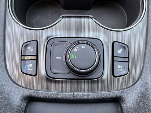 Used 2023 GMC Acadia SLT w/ Elevation Edition FWD image 19