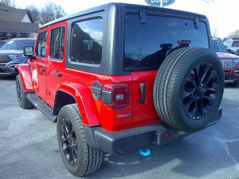 Used 2022 Jeep Wrangler Unlimited Sahara image 5
