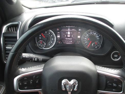 Used 2022 RAM 1500 Laramie AWD/4WD image 30