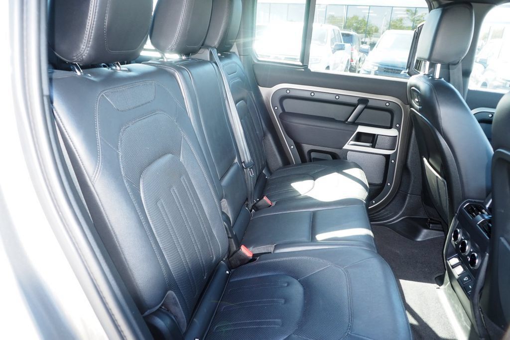 Used 2021 Land Rover Defender 110 SE AWD/4WD image 19