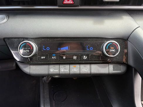 Used 2023 Hyundai Elantra SEL FWD image 22