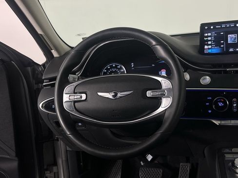 Used 2023 Genesis GV70 2.5T w/ Advanced Package image 15