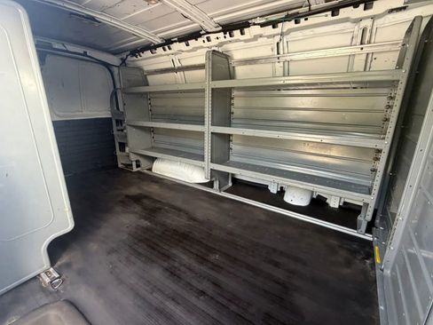 Used 2018 Chevrolet Express 2500 RWD image 13