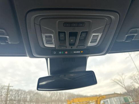 Used 2024 GMC Sierra 1500 SLT w/ SLT Premium Plus Package image 18