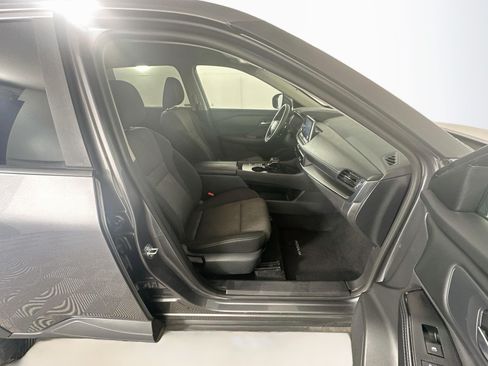 Used 2025 Nissan Rogue SV FWD image 30
