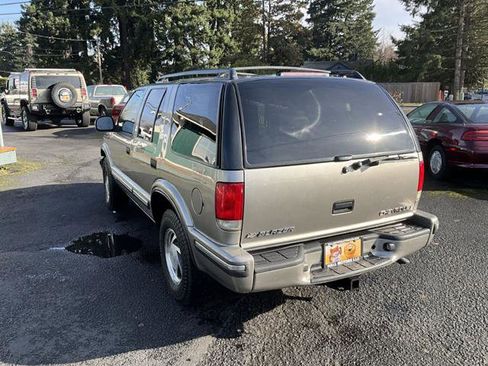 Used 1998 Chevrolet Blazer LT w/ Preferred Equipment Group image 2