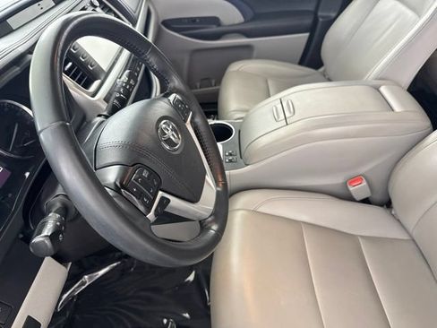 Used 2019 Toyota Highlander XLE w/ Protection Package #3 AWD/4WD image 20