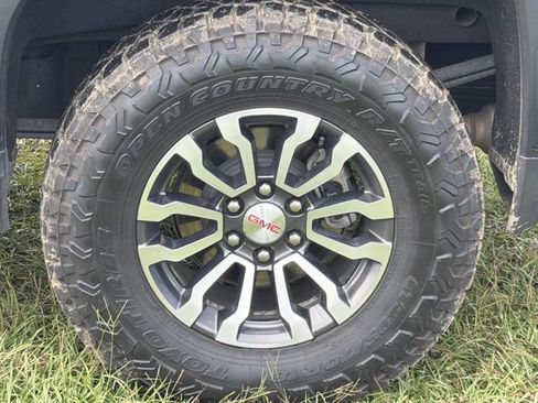 Used 2019 GMC Sierra 1500 AT4 w/ AT4 Premium Package AWD/4WD image 13