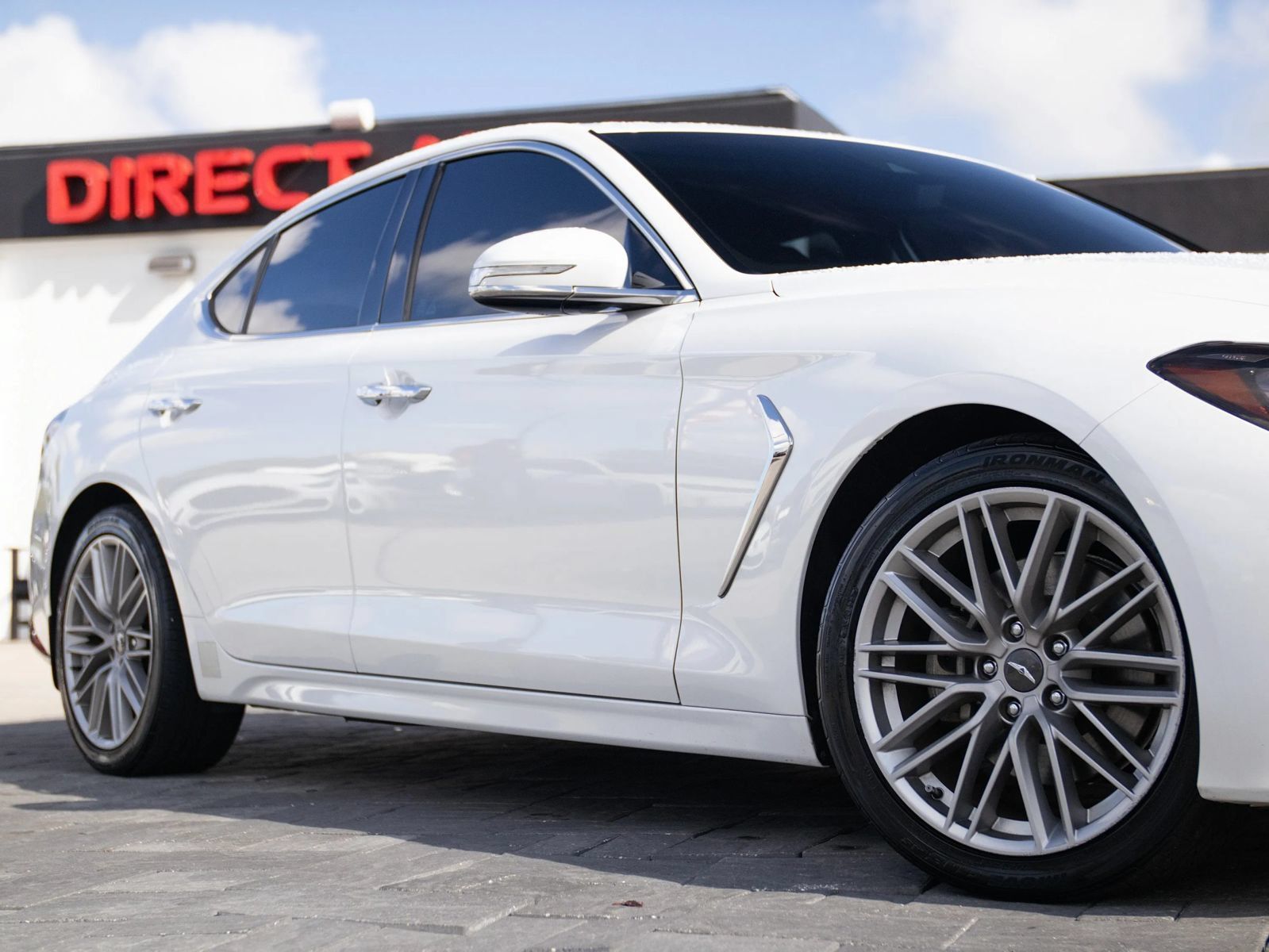 Used 2020 Genesis G70 2.0T RWD image 2