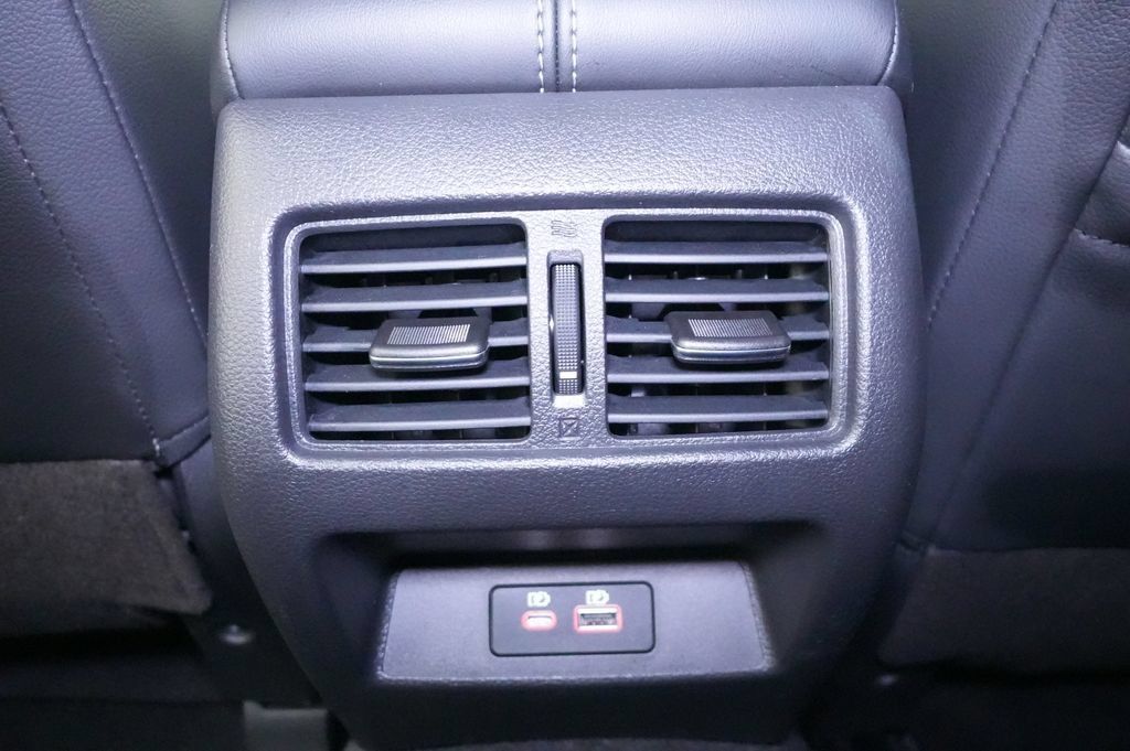 Used 2024 Nissan Altima 2.5 SL AWD/4WD image 19