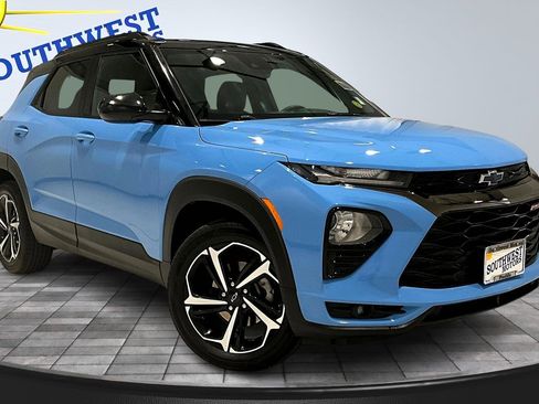 Used 2023 Chevrolet TrailBlazer RS w/ Sun and Liftgate Package image 3