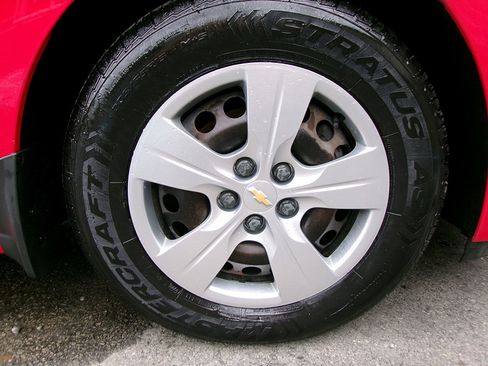 Used 2017 Chevrolet Cruze LS image 8