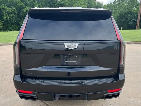 Used 2023 Cadillac Escalade Sport Platinum AWD/4WD image 4