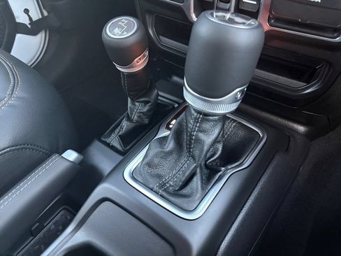 New 2026 Jeep Wrangler Unlimited Sahara AWD/4WD image 30