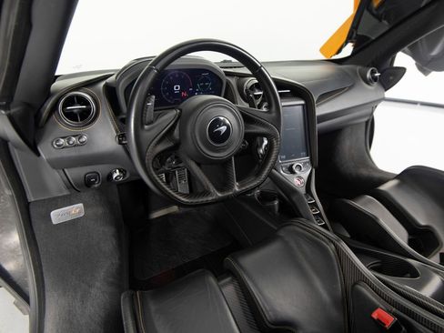Used 2021 McLaren 765LT RWD image 15