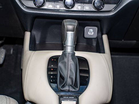 Used 2023 Honda HR-V LX image 23