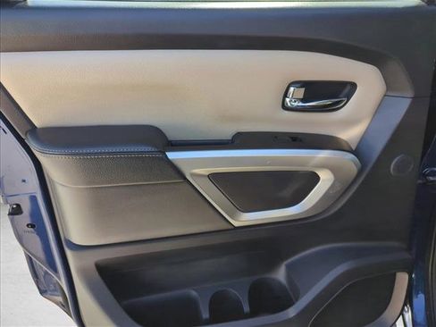Used 2016 Nissan Titan SL image 26