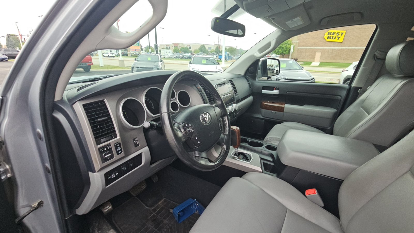 Used 2013 Toyota Tundra Limited AWD/4WD image 23