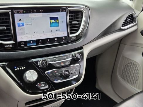Used 2023 Chrysler Pacifica Touring-L FWD image 26