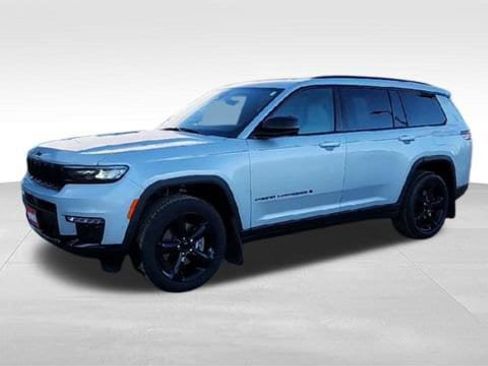 Used 2023 Jeep Grand Cherokee L Limited w/ Luxury Tech Group II image 4