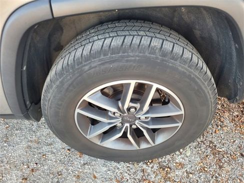 Used 2021 Jeep Grand Cherokee Limited image 4