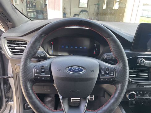 Used 2024 Ford Escape ST-Line image 16