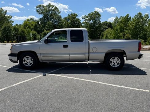 Used 2004 Chevrolet Silverado 1500 LS RWD image 2
