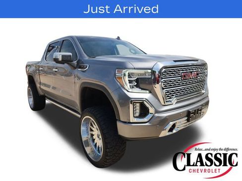 Used 2022 GMC Sierra 1500 Denali w/ Denali Premium Package AWD/4WD image 3