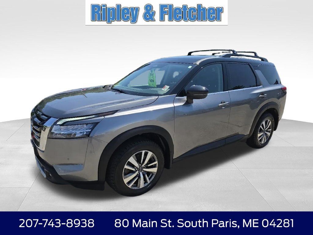 Used 2022 Nissan Pathfinder SL AWD/4WD image 1